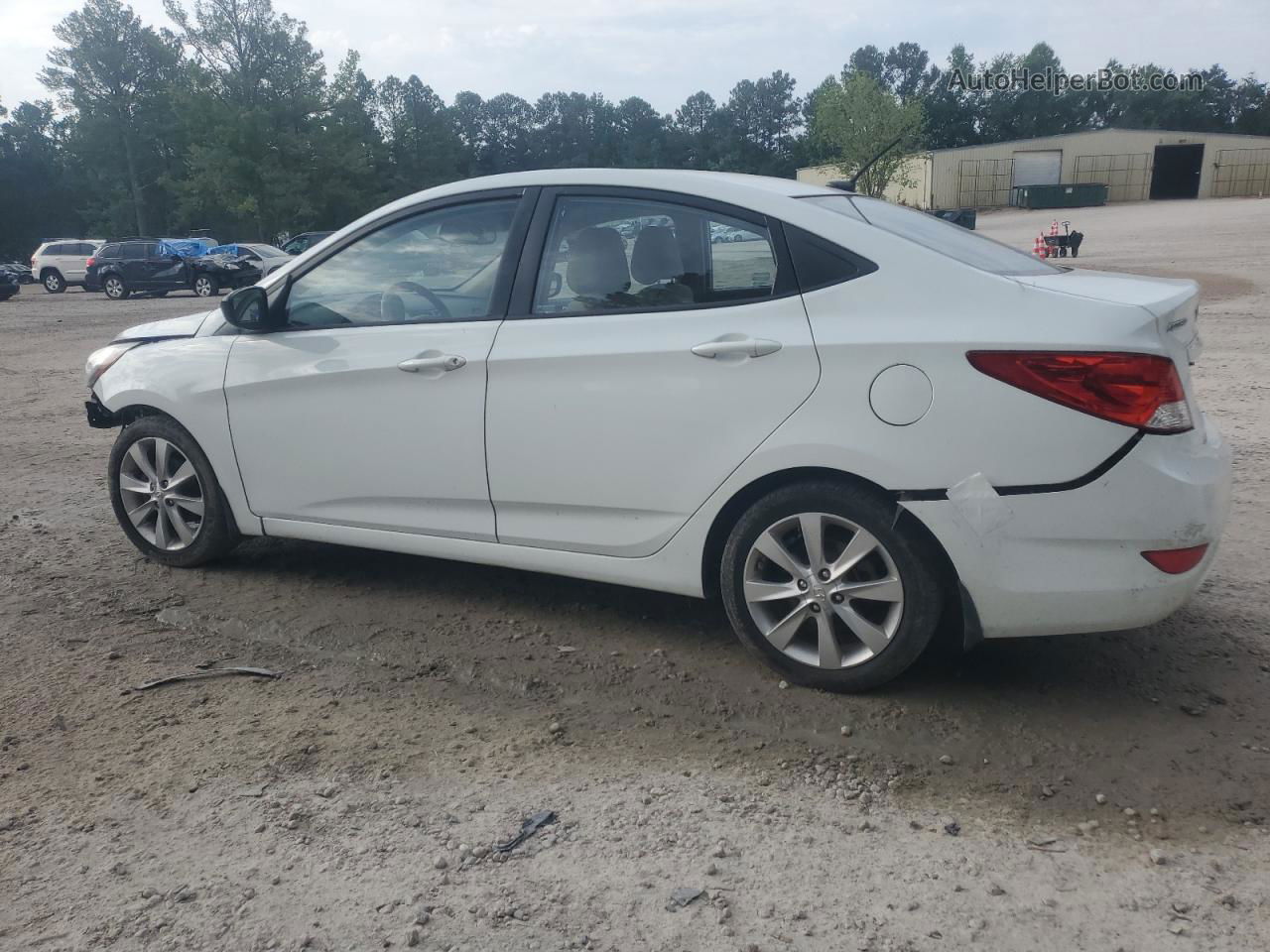 2013 Hyundai Accent Gls White vin: KMHCU4AE6DU423176