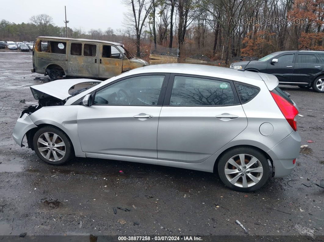 2013 Hyundai Accent Se Silver vin: KMHCU5AE1DU077513