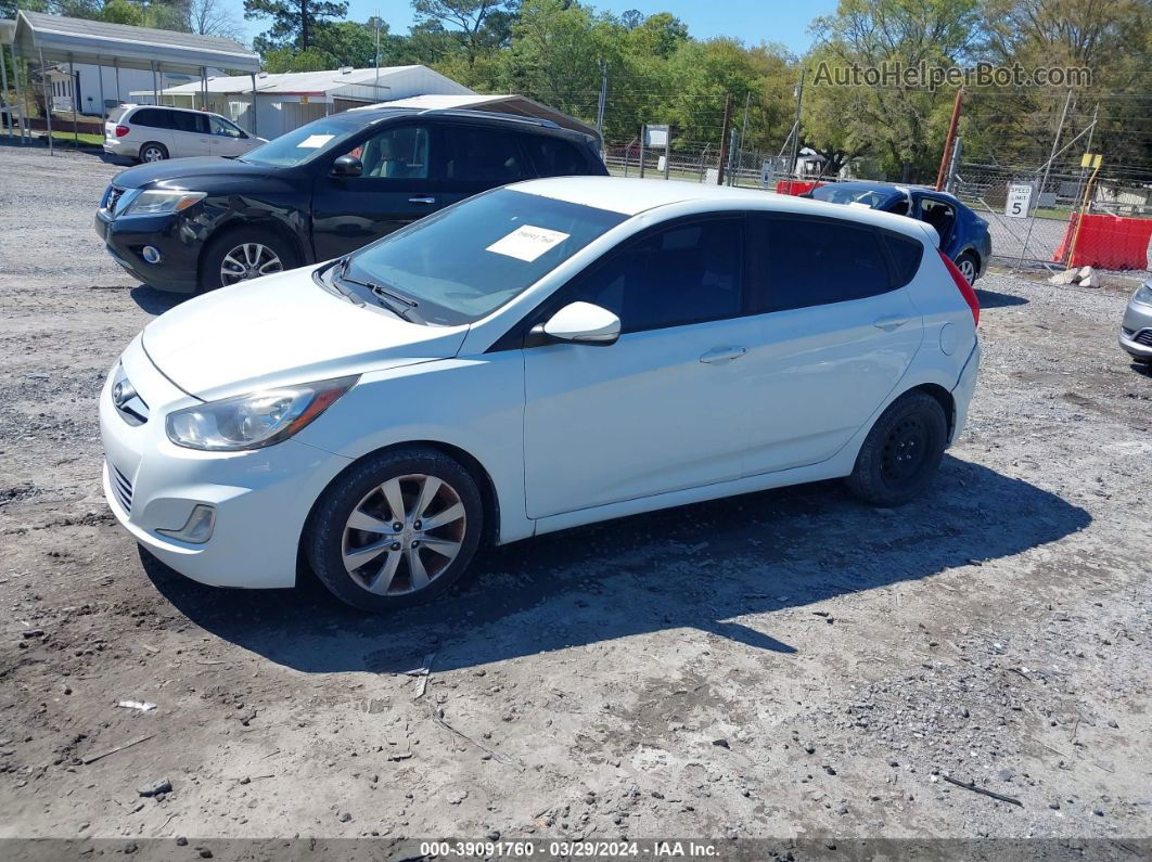 2013 Hyundai Accent Se White vin: KMHCU5AE3DU059496