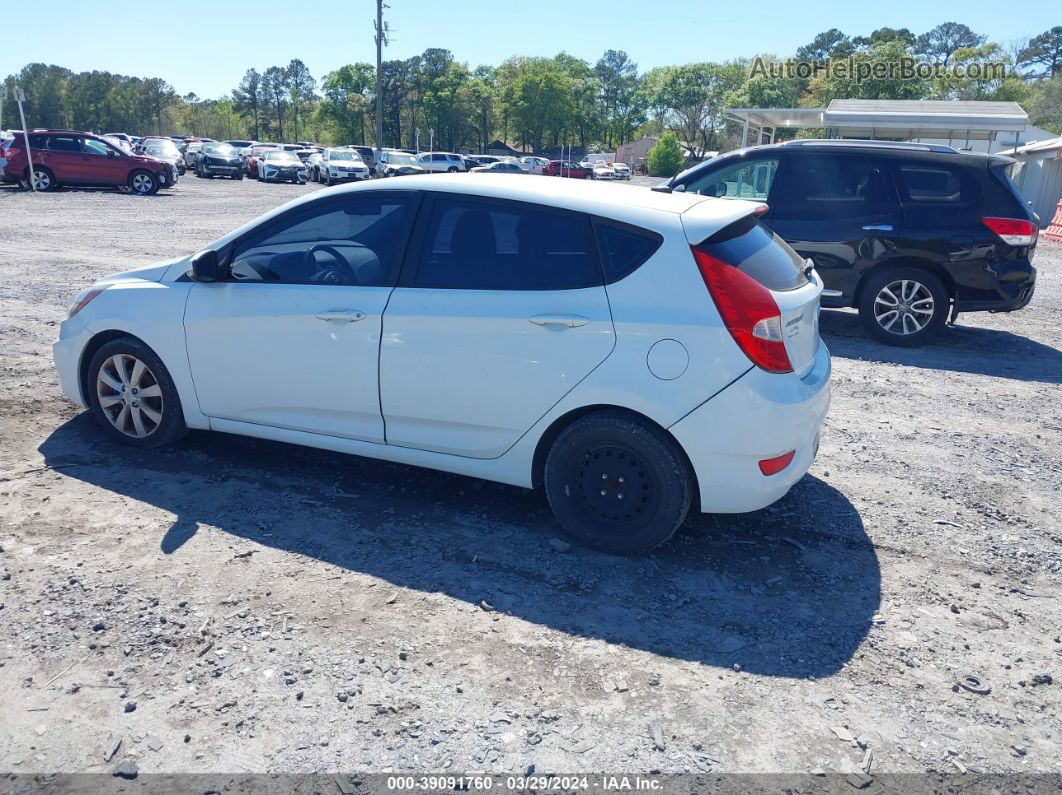 2013 Hyundai Accent Se White vin: KMHCU5AE3DU059496