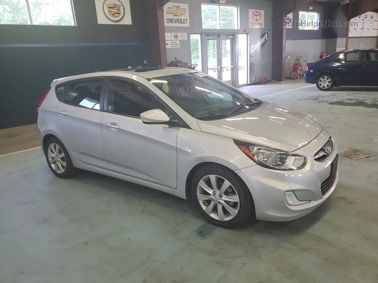 2013 Hyundai Accent Gls Silver vin: KMHCU5AE4DU102629