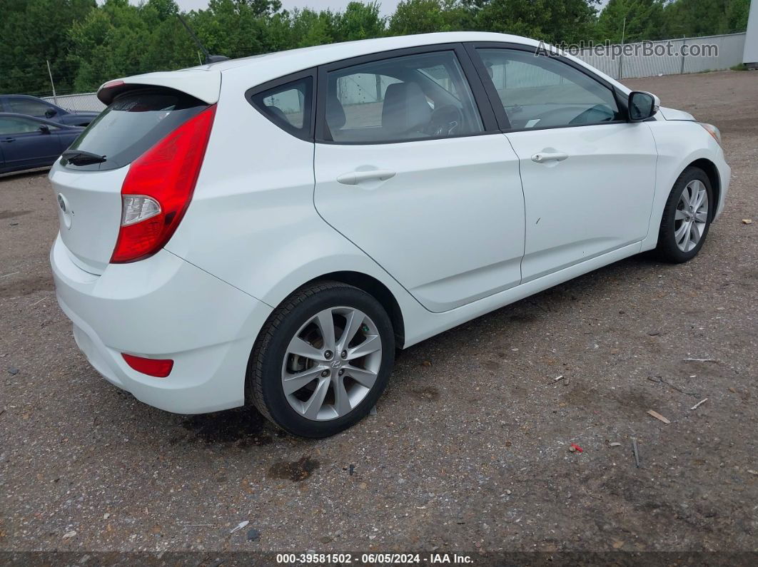 2013 Hyundai Accent Se White vin: KMHCU5AE6DU078267