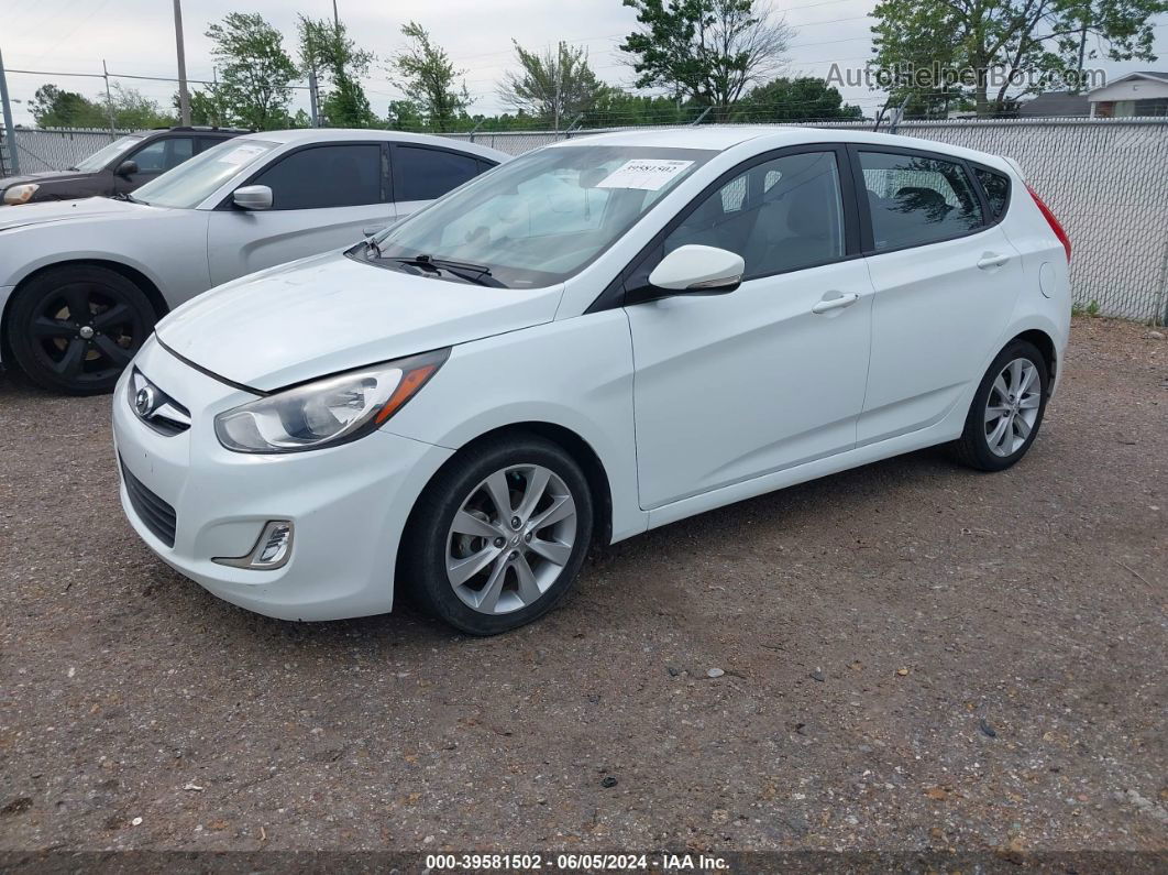 2013 Hyundai Accent Se White vin: KMHCU5AE6DU078267