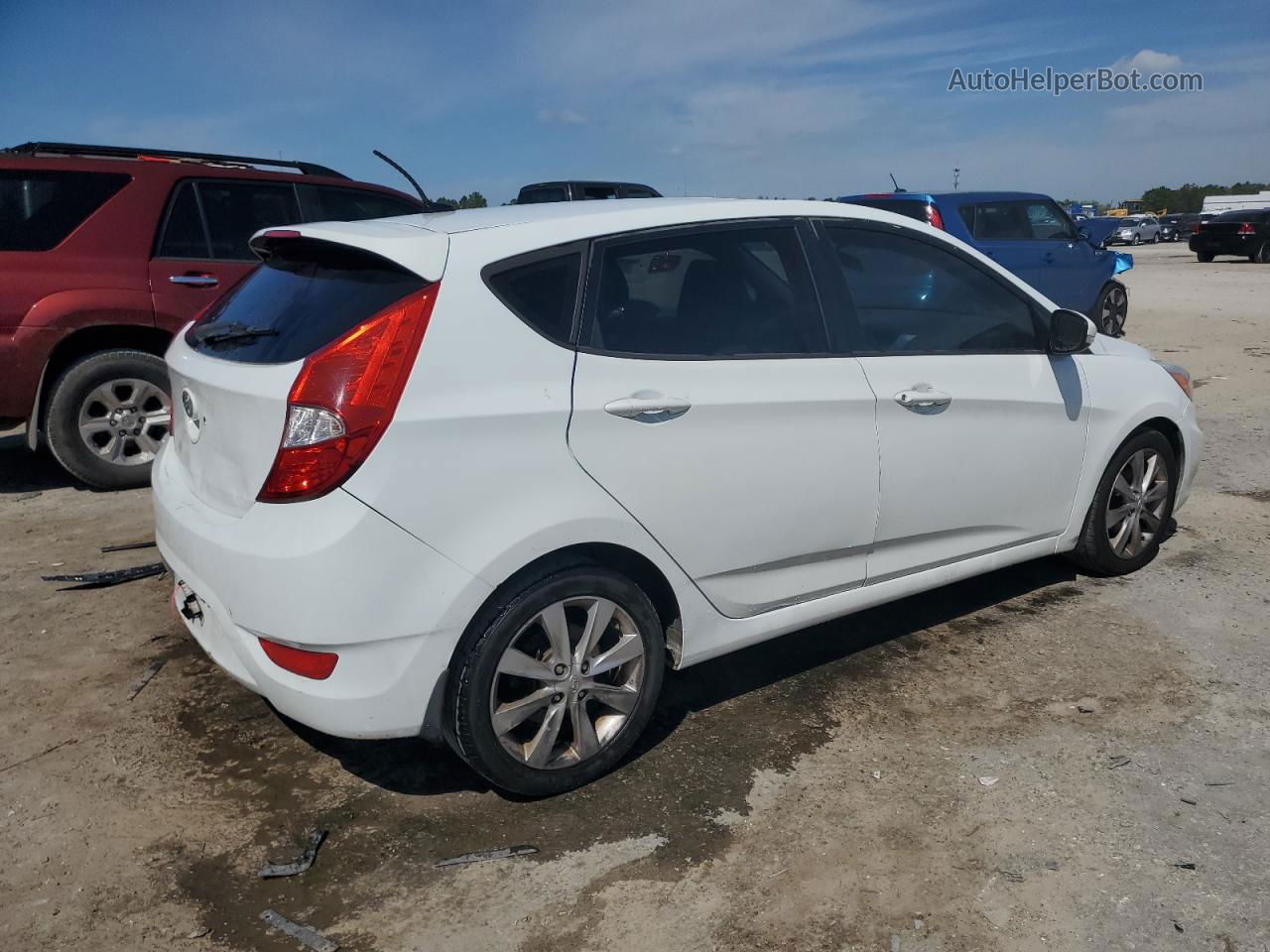 2014 Hyundai Accent Gls White vin: KMHCU5AE7EU168206