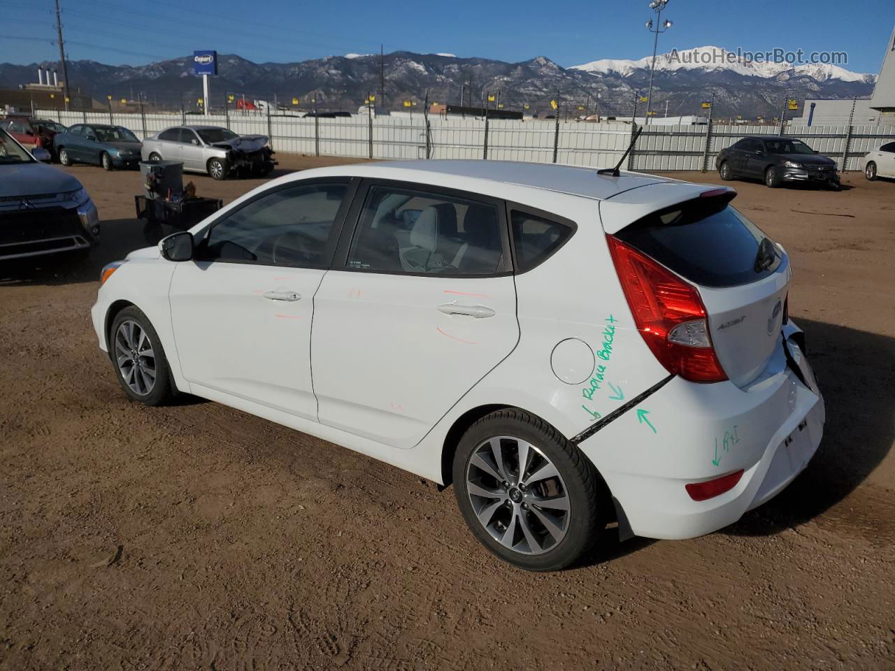 2015 Hyundai Accent Gls White vin: KMHCU5AE9FU200705