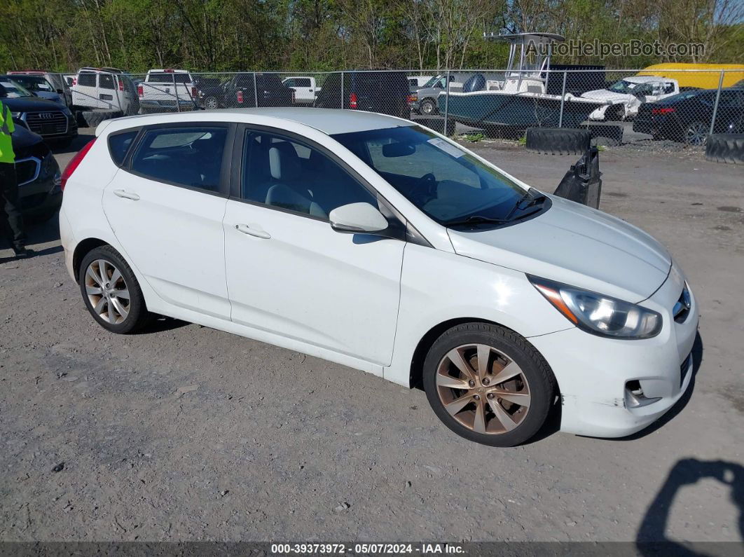 2013 Hyundai Accent Se White vin: KMHCU5AEXDU085710