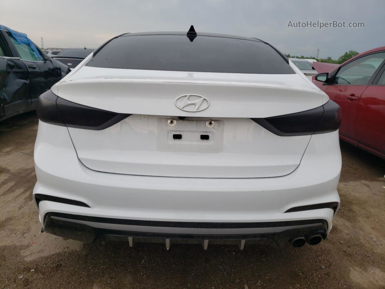 2018 Hyundai Elantra Sport White vin: KMHD04LB5JU538043