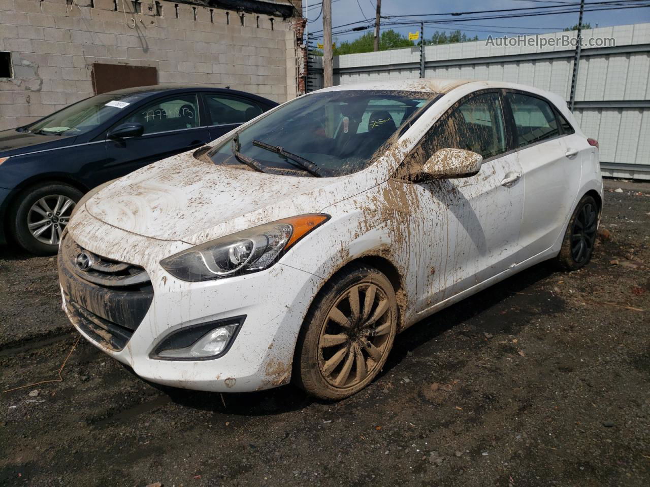 2013 Hyundai Elantra Gt  White vin: KMHD35LE3DU047014