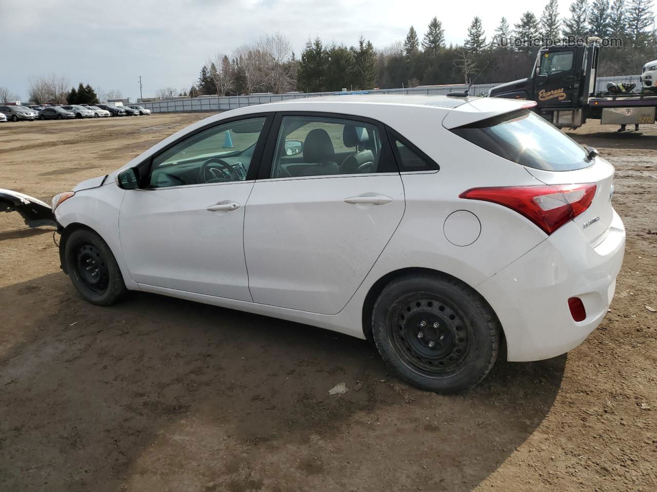 2013 Hyundai Elantra Gt  White vin: KMHD35LE3DU097718