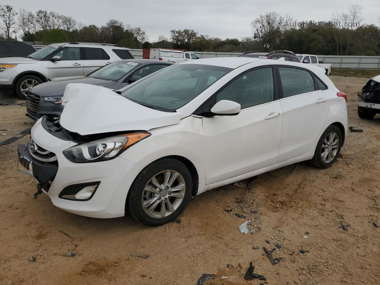 2013 Hyundai Elantra Gt  White vin: KMHD35LE9DU041881