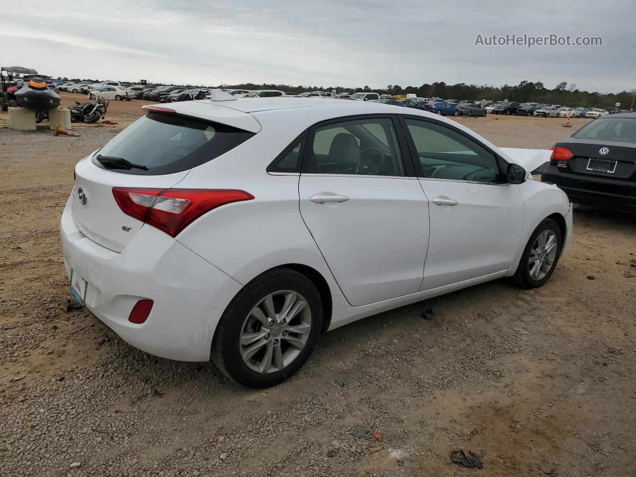 2013 Hyundai Elantra Gt  White vin: KMHD35LE9DU041881