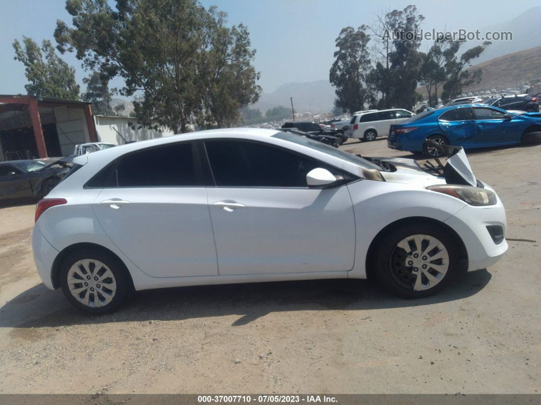 2017 Hyundai Elantra Gt   White vin: KMHD35LH0HU364524