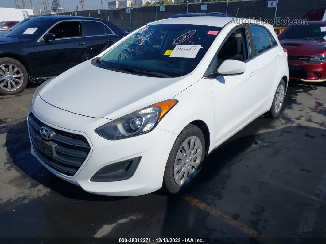 2017 Hyundai Elantra Gt   White vin: KMHD35LH1HU353130