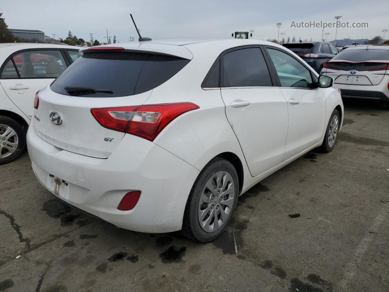 2016 Hyundai Elantra Gt  Белый vin: KMHD35LH2GU305621