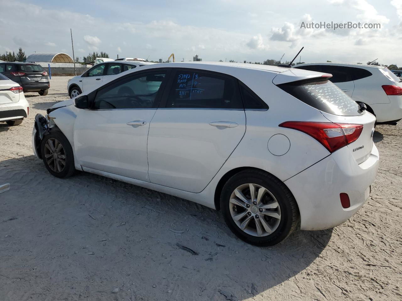 2014 Hyundai Elantra Gt  White vin: KMHD35LH3EU184885