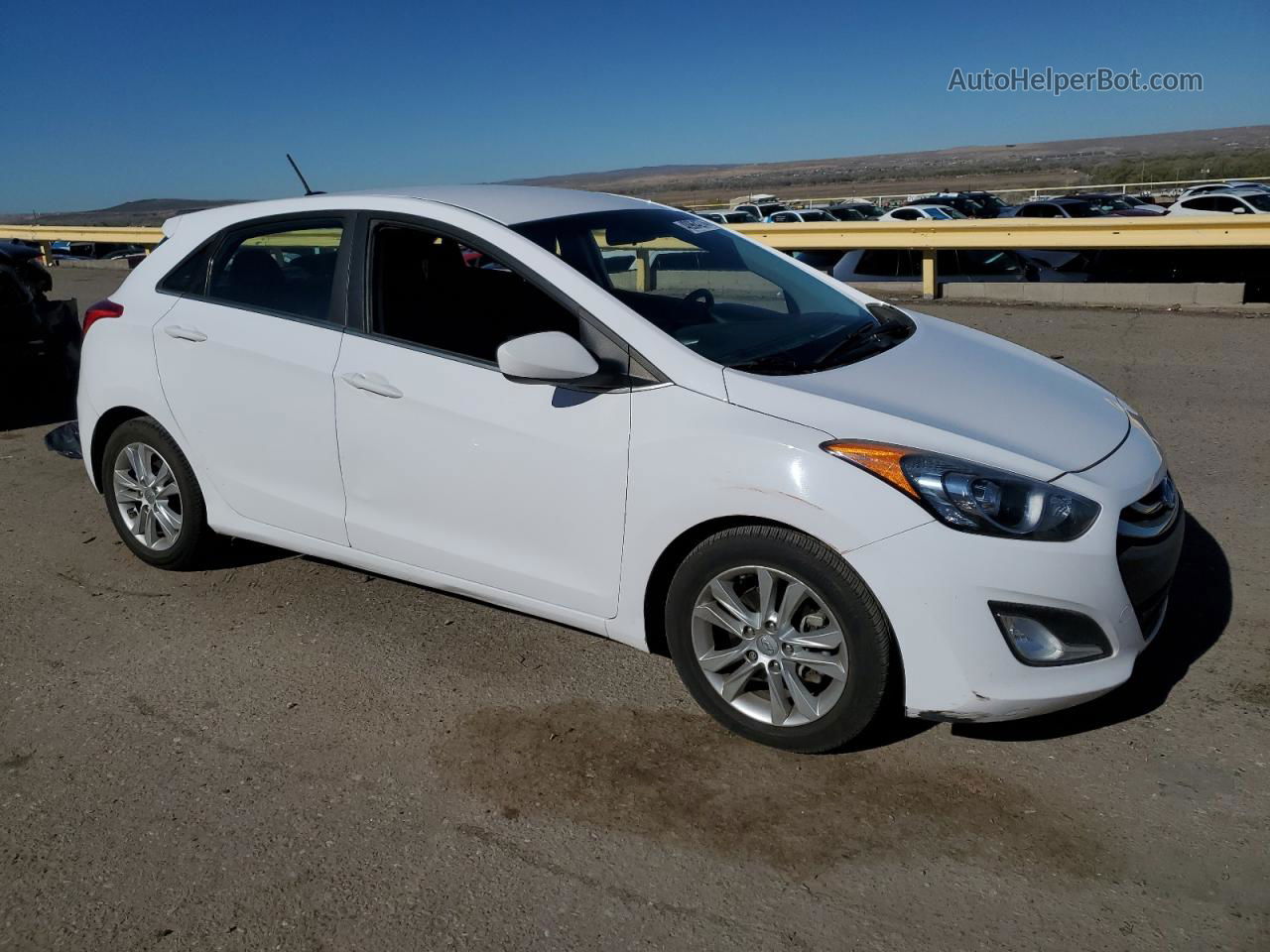 2014 Hyundai Elantra Gt  White vin: KMHD35LH3EU235222