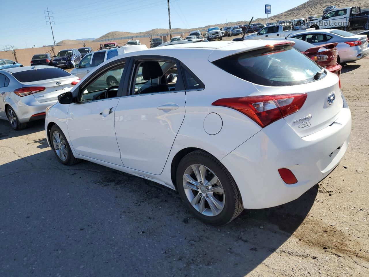 2014 Hyundai Elantra Gt  White vin: KMHD35LH3EU235222