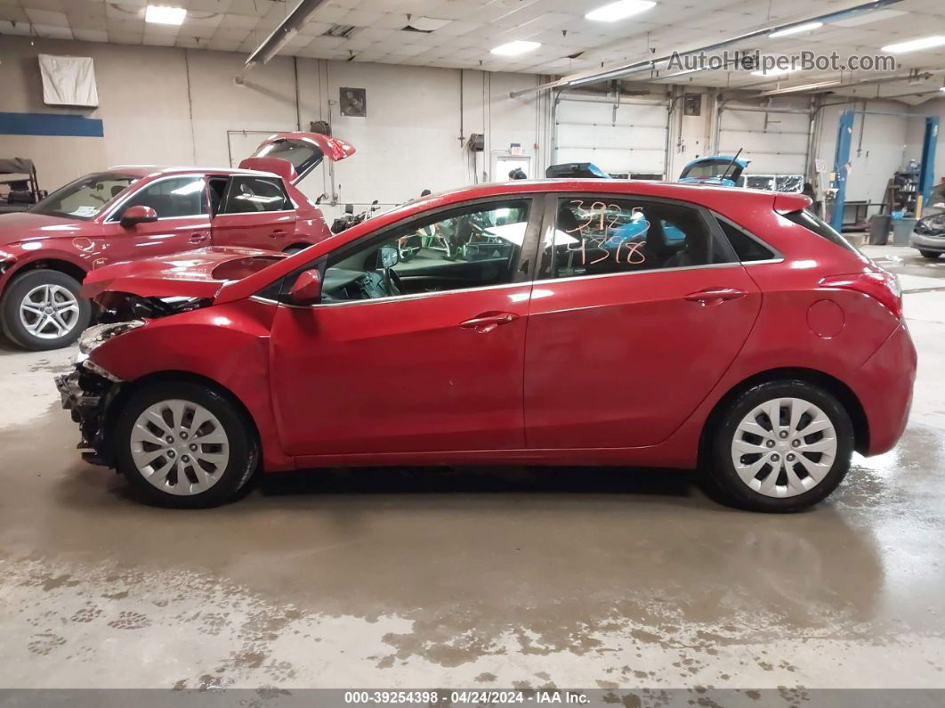 2017 Hyundai Elantra Gt   Red vin: KMHD35LH4HU361755