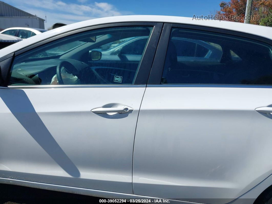 2017 Hyundai Elantra Gt   White vin: KMHD35LH5HU376930