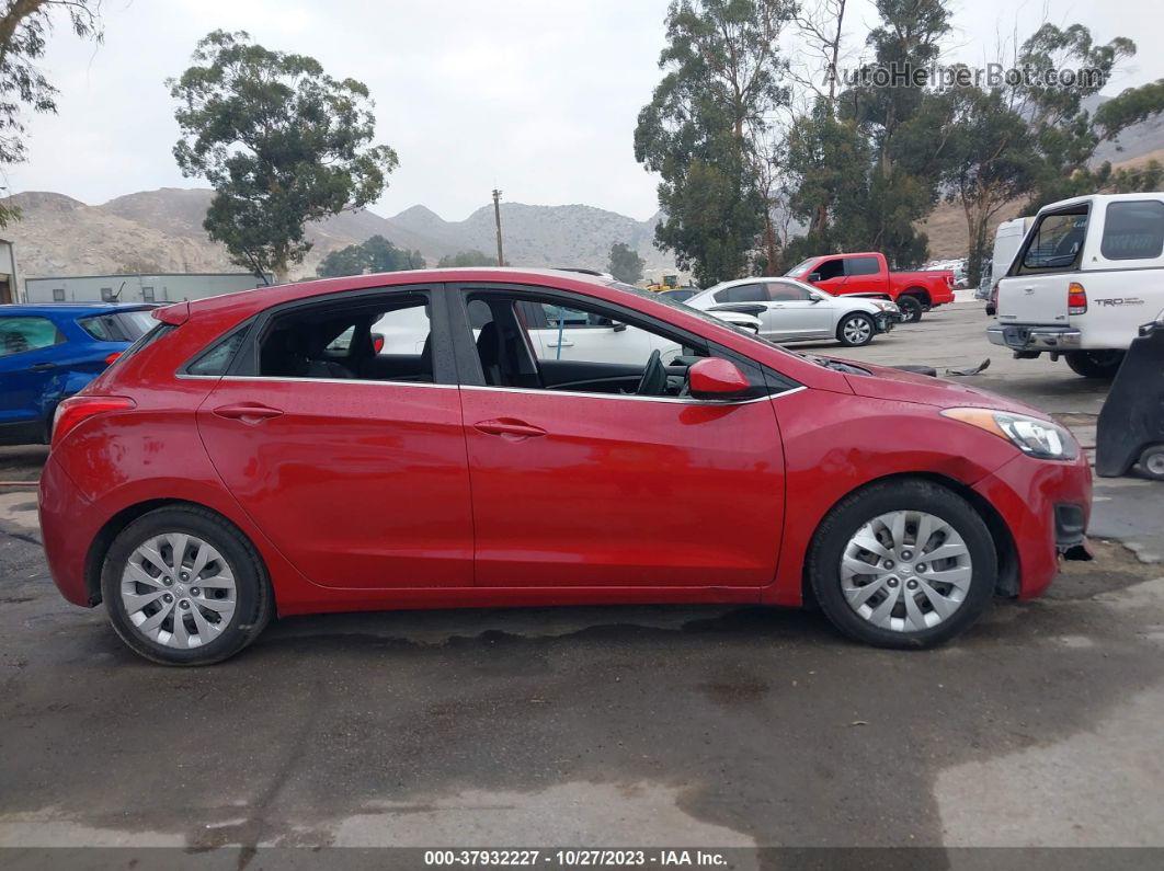 2017 Hyundai Elantra Gt Red vin: KMHD35LH5HU381254