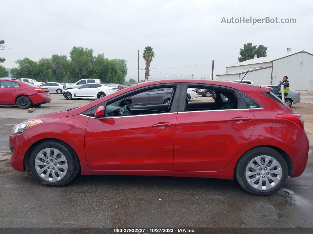 2017 Hyundai Elantra Gt Red vin: KMHD35LH5HU381254