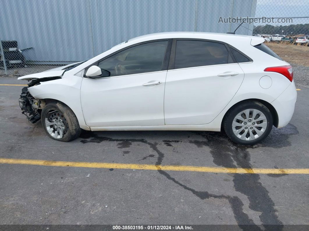 2017 Hyundai Elantra Gt   White vin: KMHD35LH5HU384509