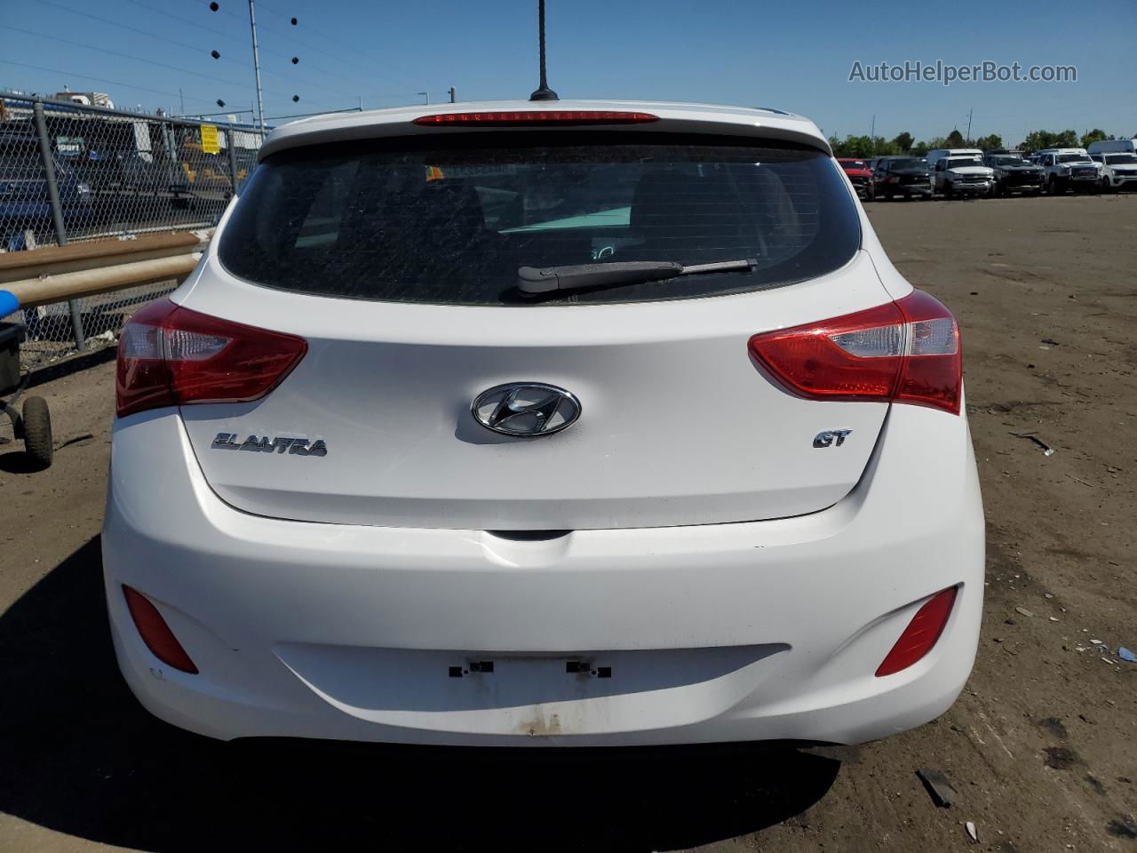 2014 Hyundai Elantra Gt  White vin: KMHD35LH6EU207379