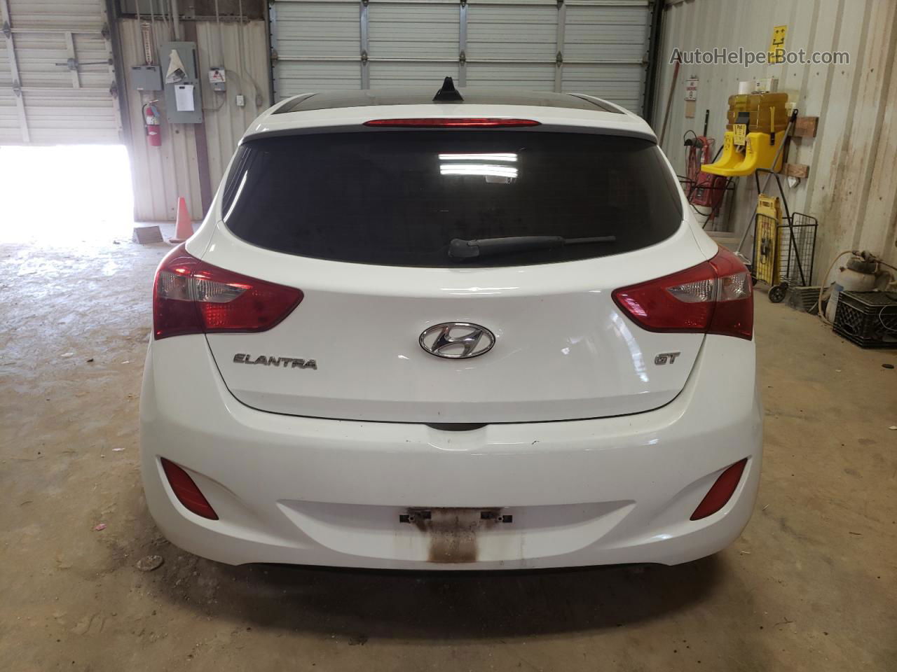 2017 Hyundai Elantra Gt  White vin: KMHD35LH6HU358758