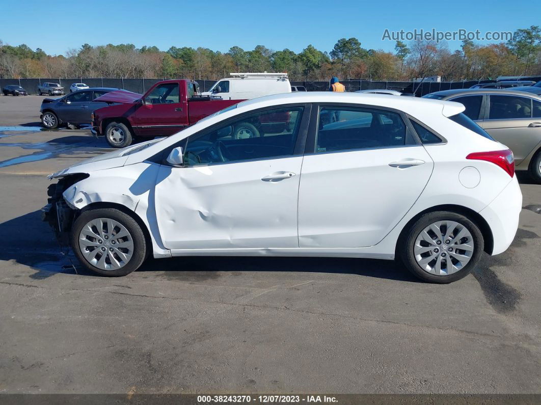 2017 Hyundai Elantra Gt White vin: KMHD35LH7HU384351