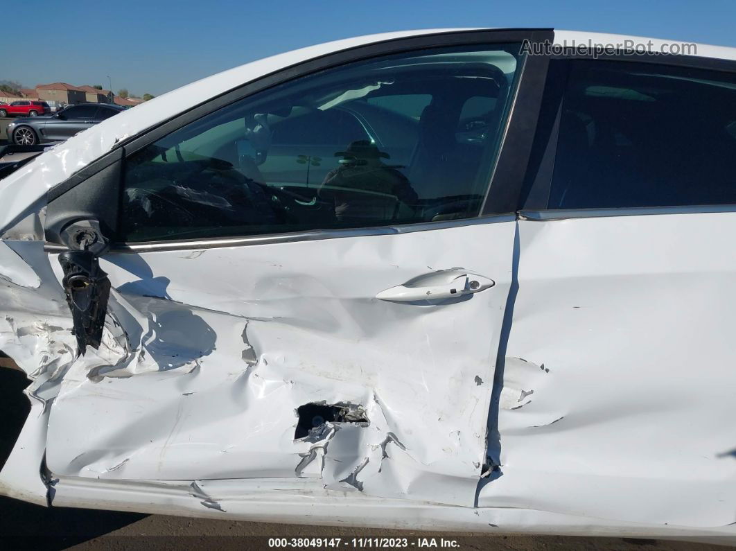 2017 Hyundai Elantra Gt White vin: KMHD35LH8HU353982