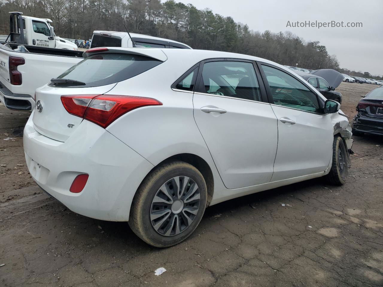 2017 Hyundai Elantra Gt  White vin: KMHD35LH9HU376557