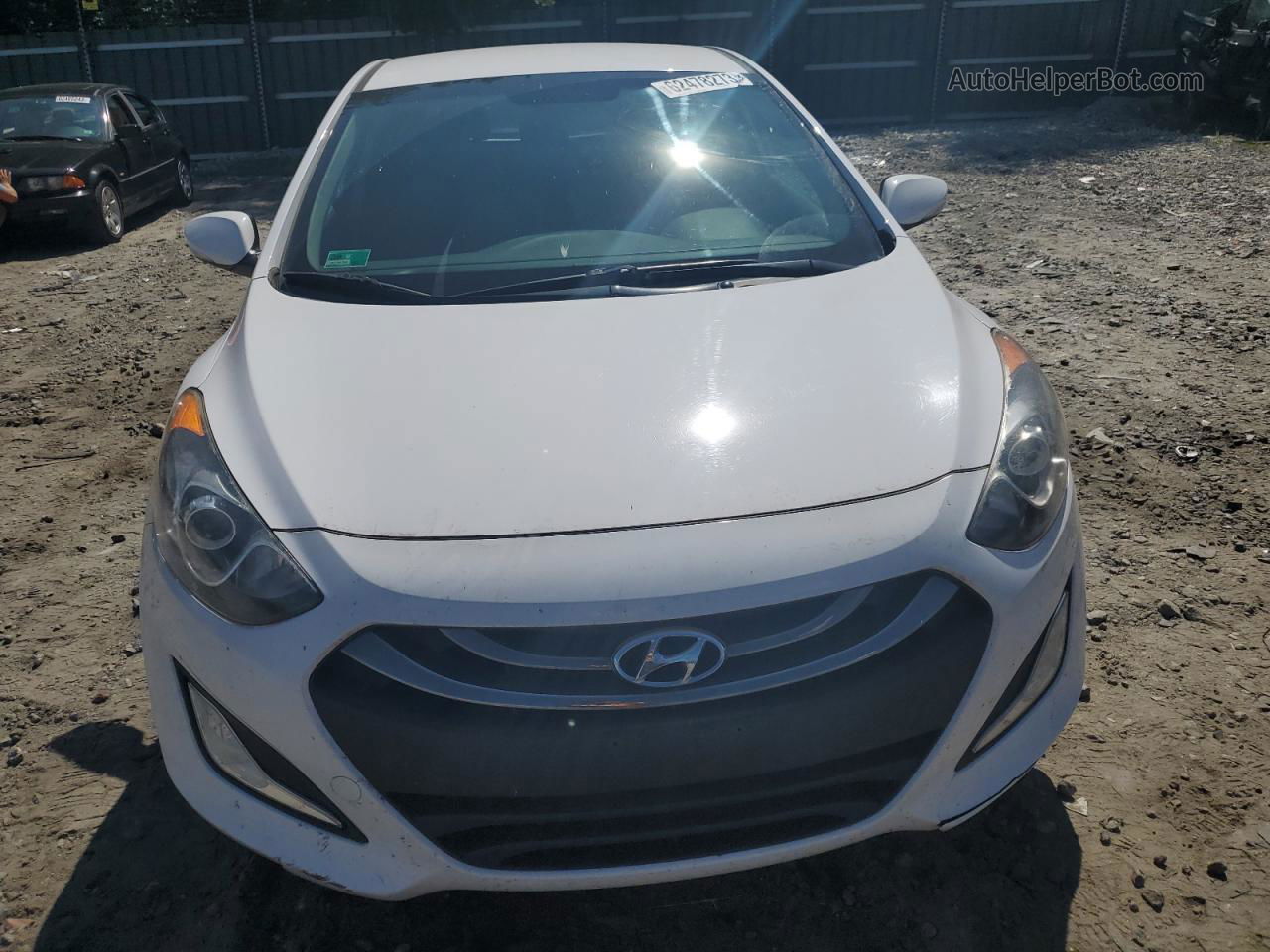 2014 Hyundai Elantra Gt  White vin: KMHD35LHXEU211144