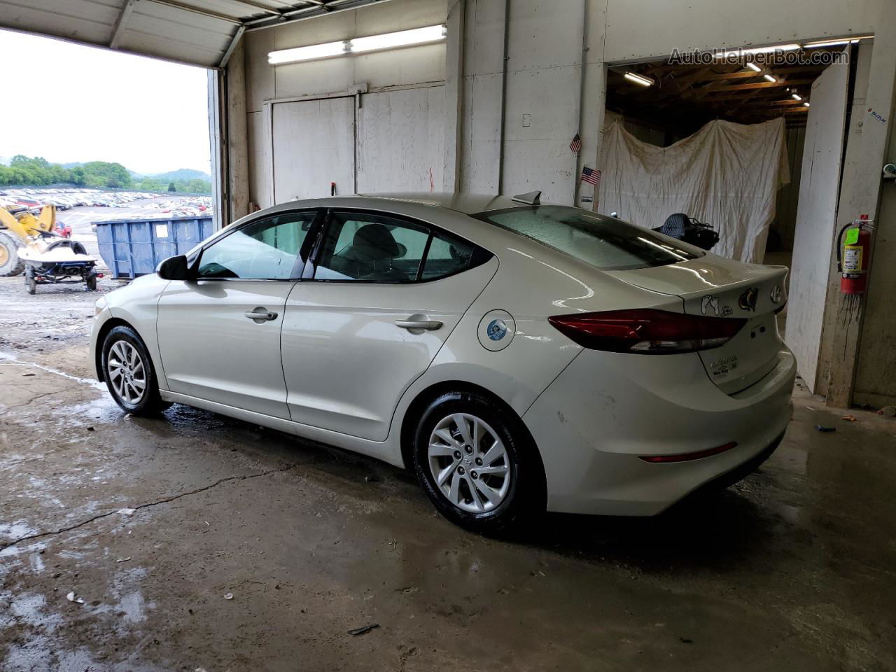 2017 Hyundai Elantra Se Beige vin: KMHD74LF4HU399886