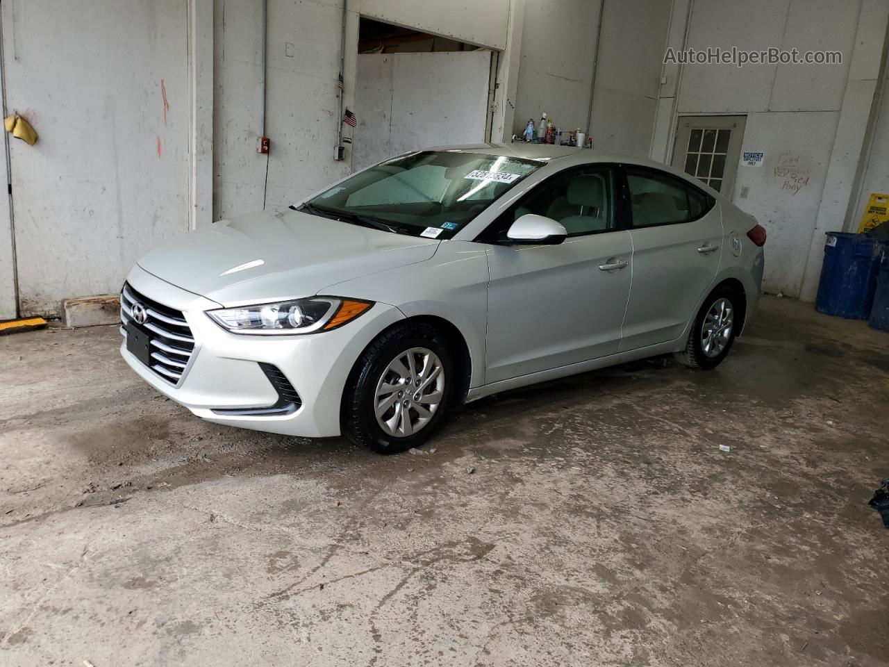 2017 Hyundai Elantra Se Beige vin: KMHD74LF4HU399886