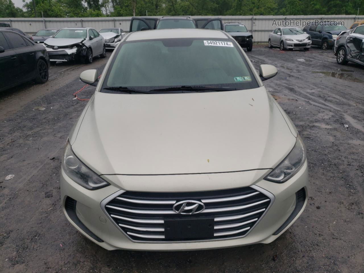 2017 Hyundai Elantra Se Beige vin: KMHD74LF5HU127671