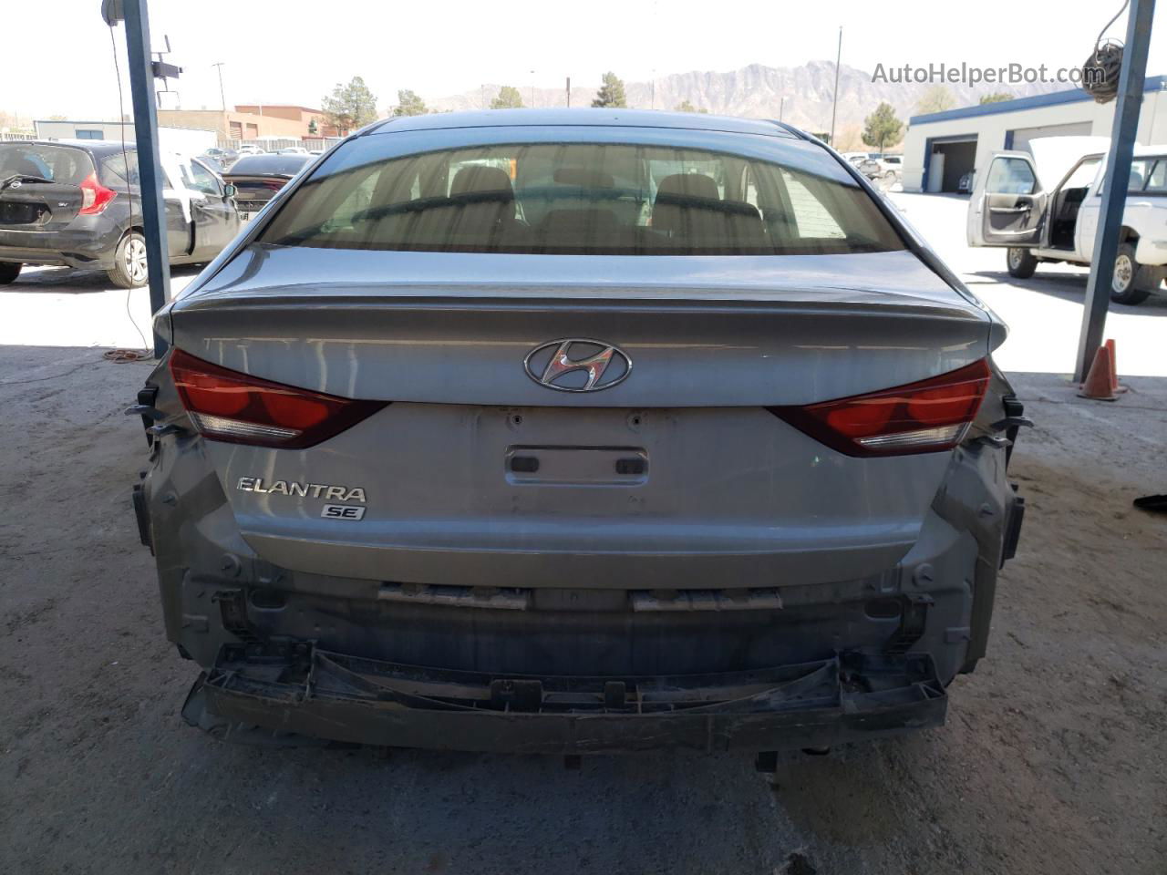 2018 Hyundai Elantra Se Gray vin: KMHD74LF5JU613466