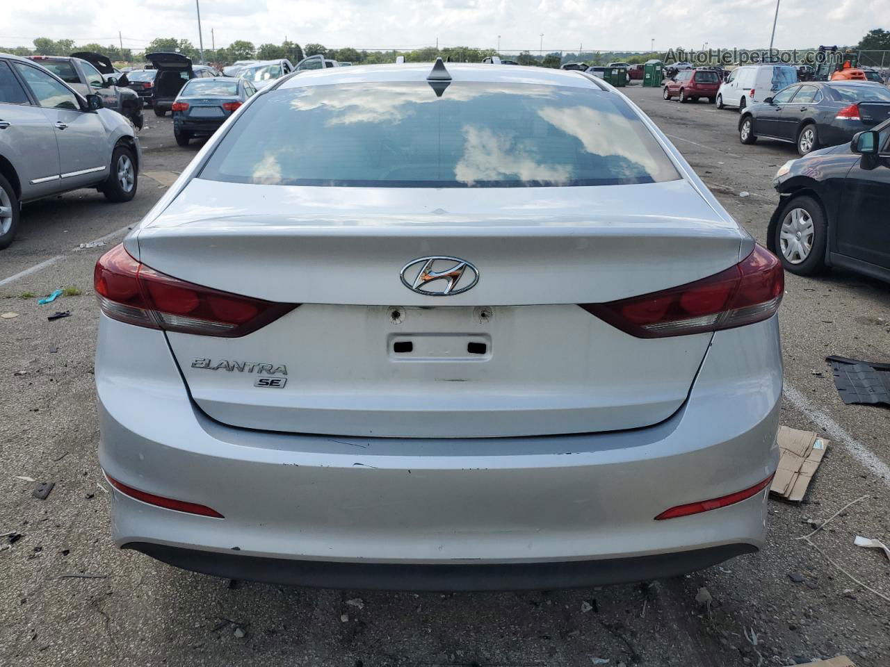 2017 Hyundai Elantra Se Silver vin: KMHD74LF7HU113092