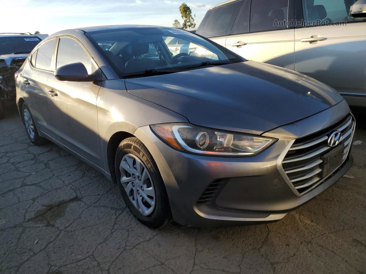 2017 Hyundai Elantra Se Gray vin: KMHD74LF8HU085478