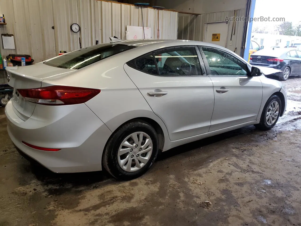 2017 Hyundai Elantra Se Silver vin: KMHD74LF8HU361173