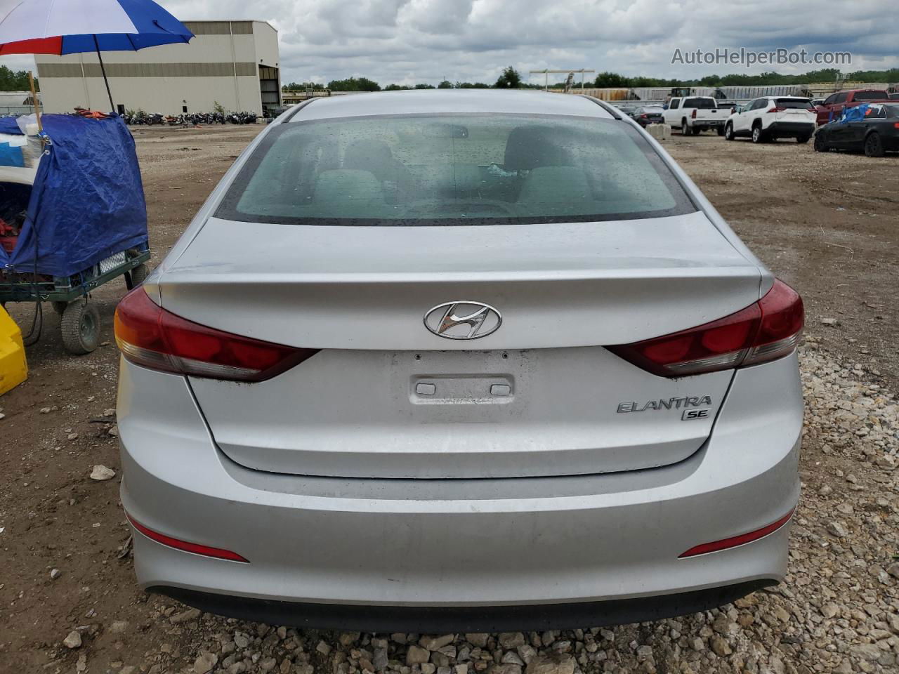 2018 Hyundai Elantra Se Silver vin: KMHD74LF8JU524006