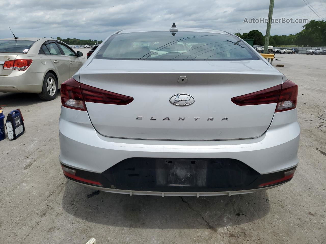 2019 Hyundai Elantra Sel Silver vin: KMHD84LF3KU887991