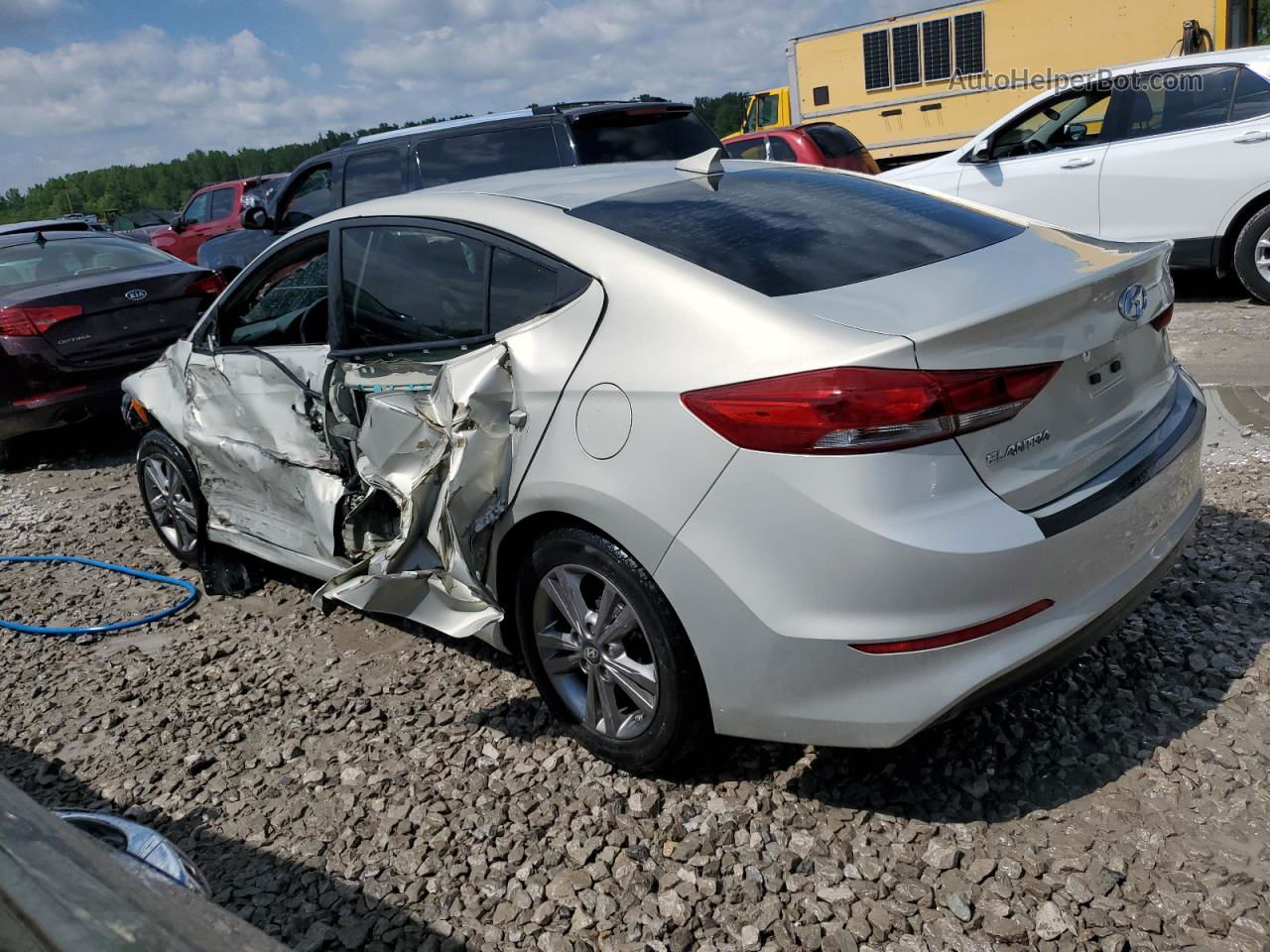 2017 Hyundai Elantra Se Gold vin: KMHD84LF4HU406543