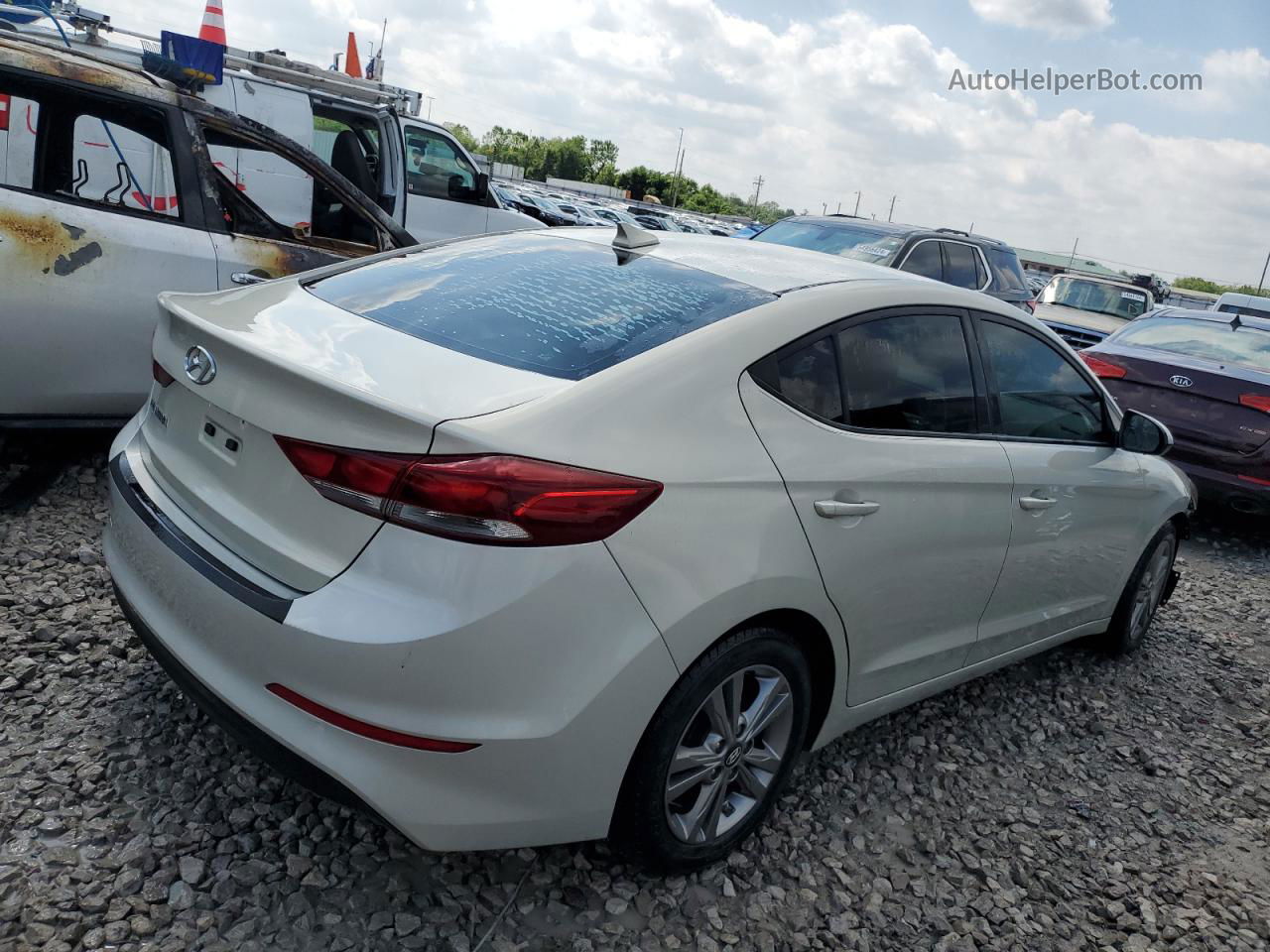 2017 Hyundai Elantra Se Gold vin: KMHD84LF4HU406543