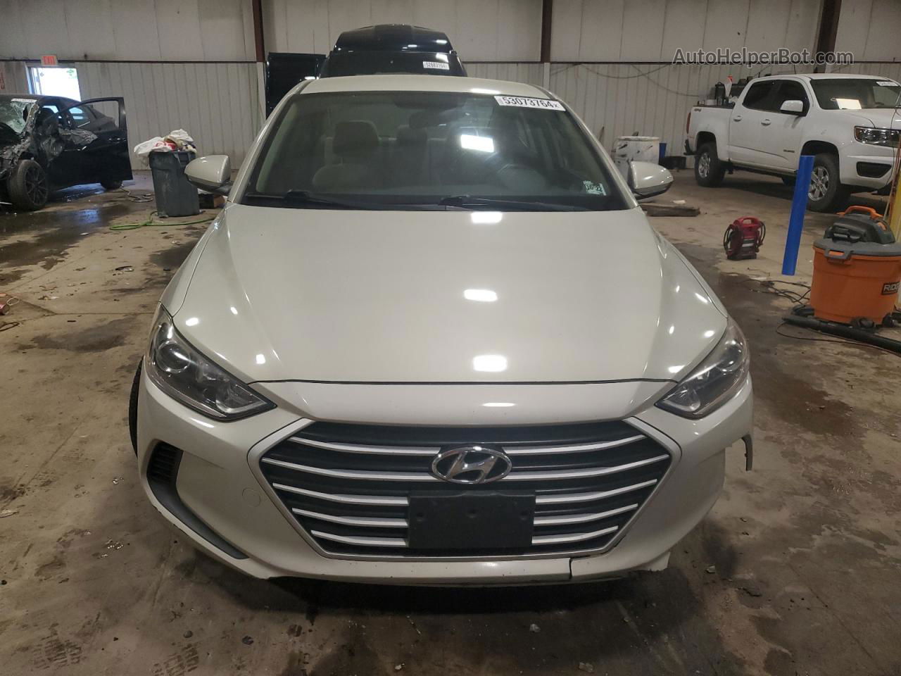 2017 Hyundai Elantra Se Tan vin: KMHD84LF5HU144211