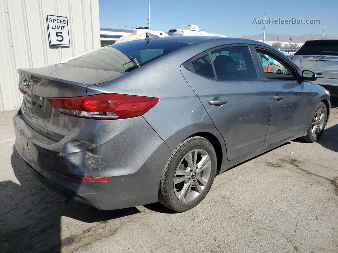 2017 Hyundai Elantra Se Silver vin: KMHD84LF8HU210993