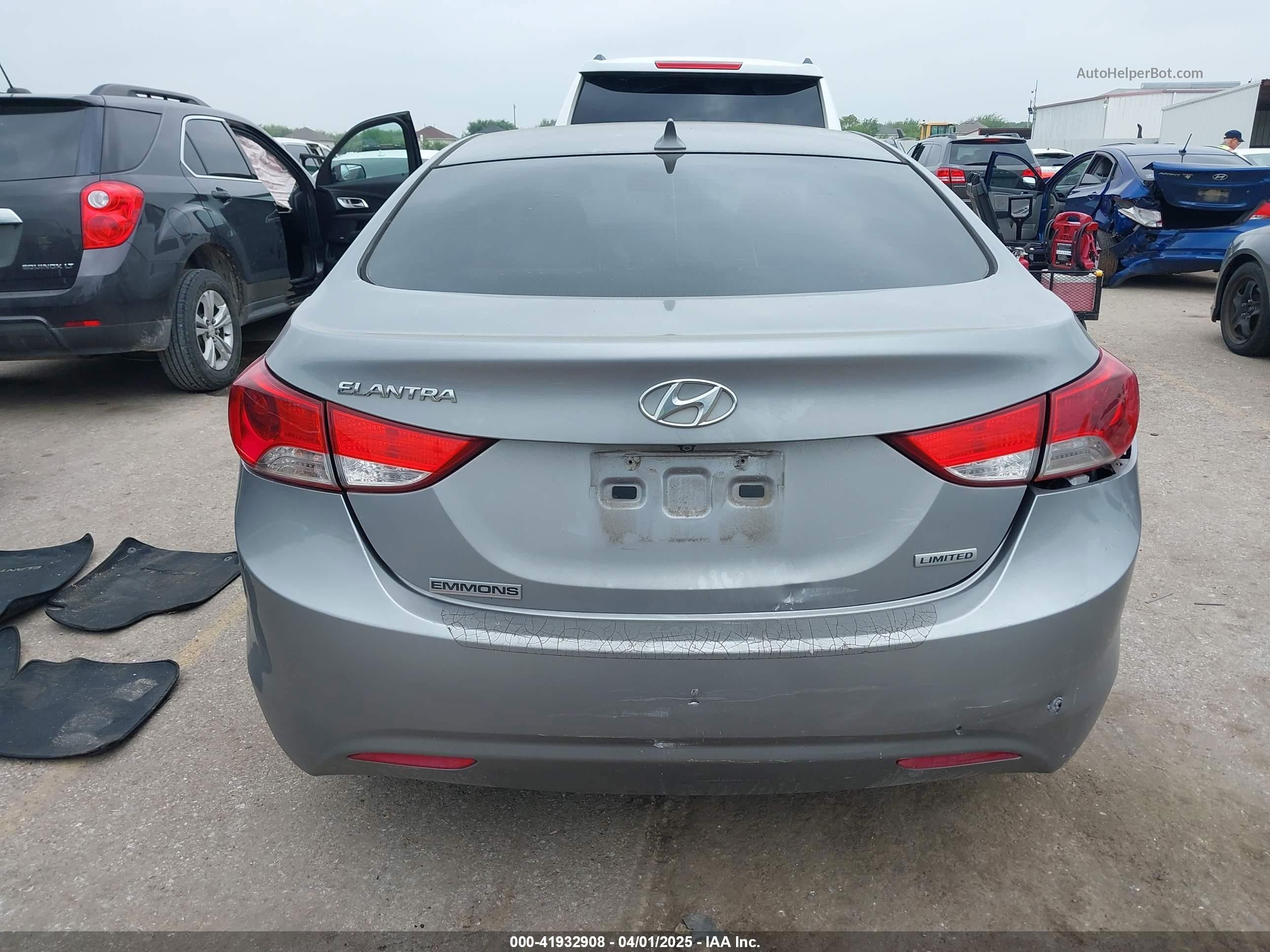 2013 Hyundai Elantra Limited Silver vin: KMHDH4AE6DU569537