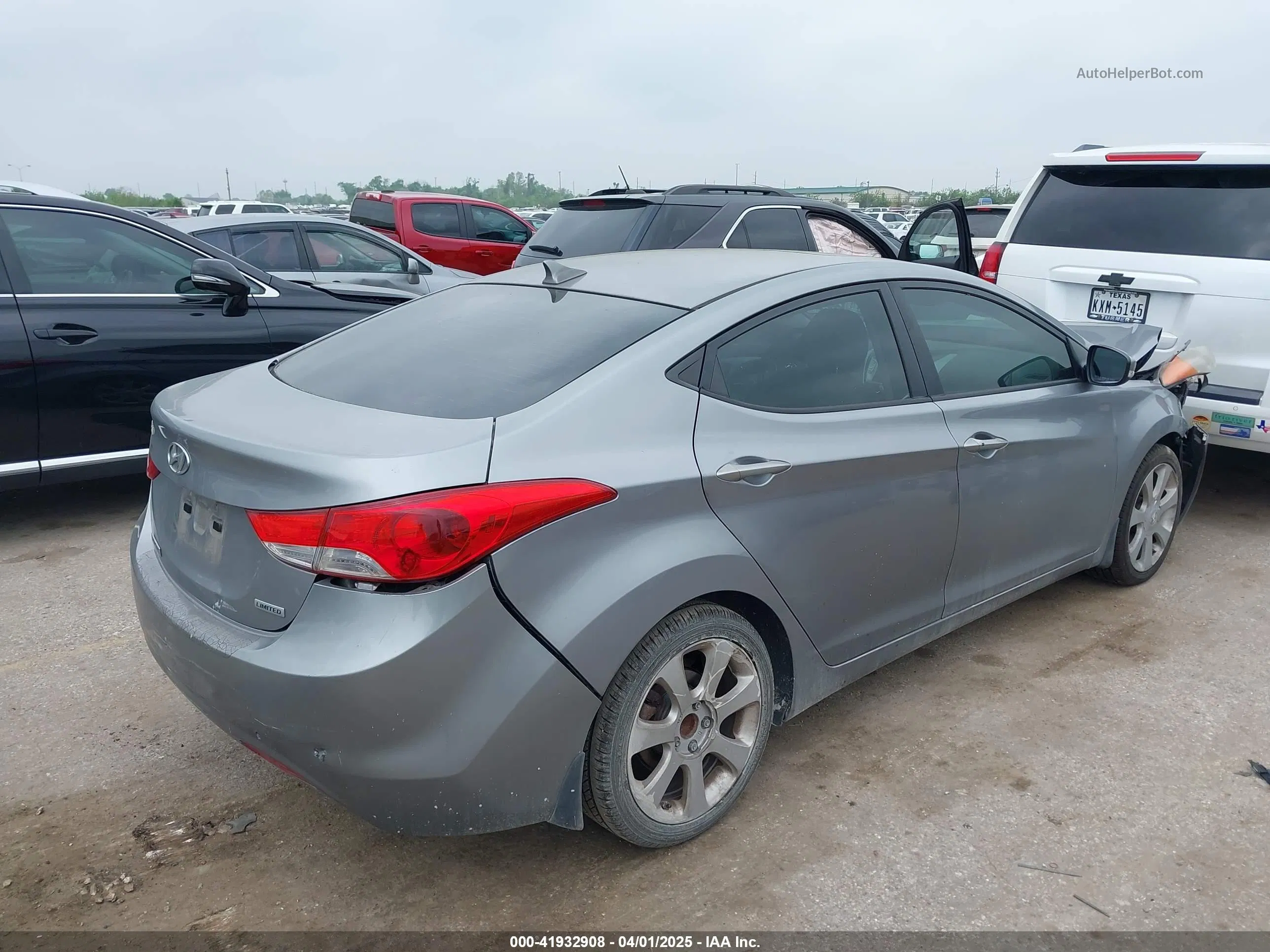 2013 Hyundai Elantra Limited Silver vin: KMHDH4AE6DU569537