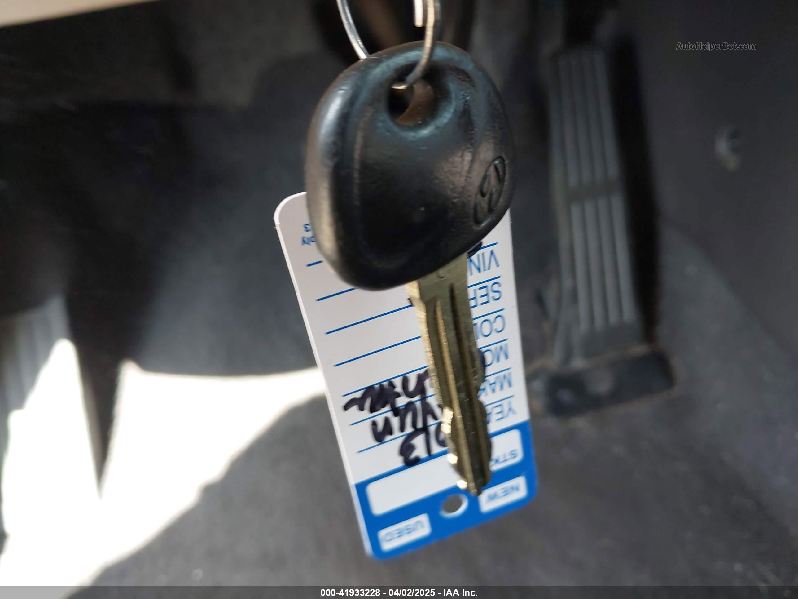2013 Hyundai Elantra Limited Blue vin: KMHDH4AE7DU749688
