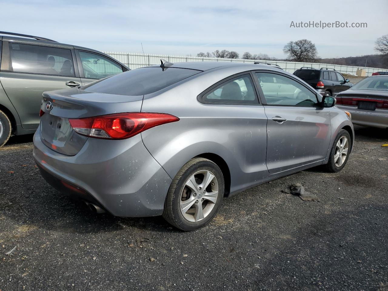 2013 Hyundai Elantra Coupe Gs Серебряный vin: KMHDH6AE9DU004422