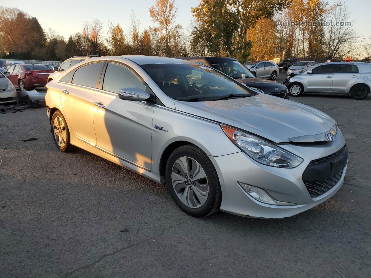 2013 Hyundai Sonata Hybrid Серебряный vin: KMHEC4A46DA079532